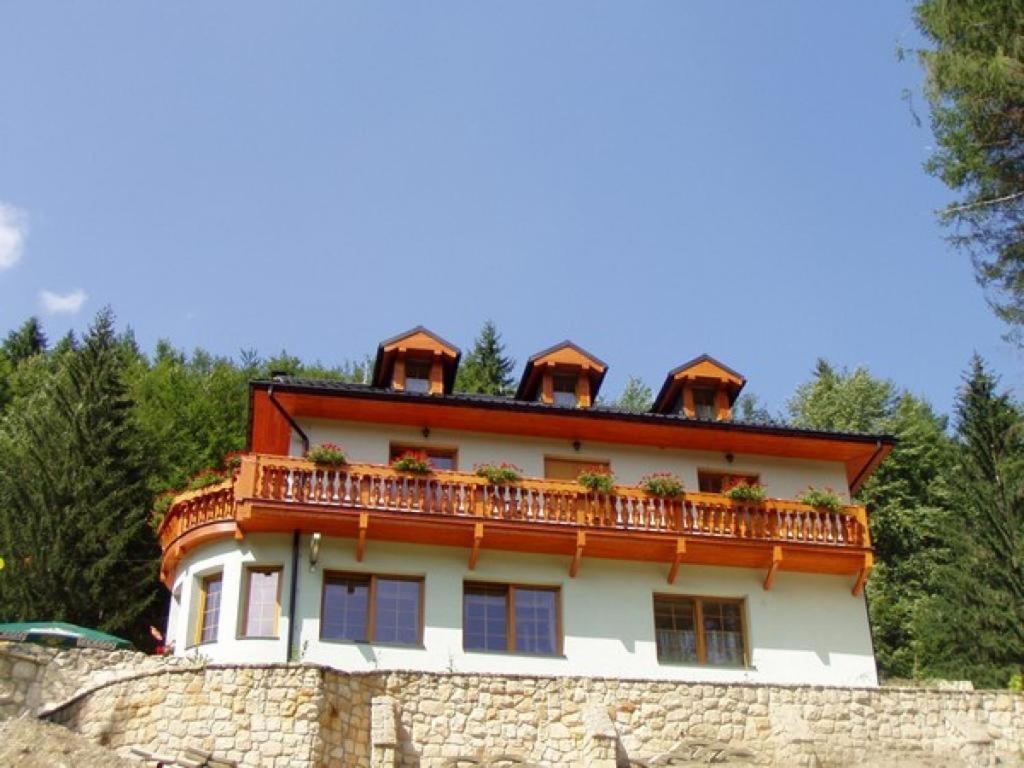 Penzion Bawaria Горни-Ломна Экстерьер фото
